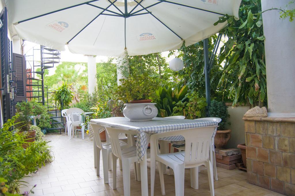 B&B Cactus Giardini Naxos Eksteriør billede